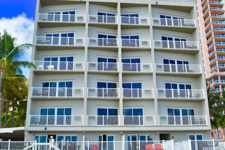 Sun Tower Hotel & Suites On The Beach - thumb 3