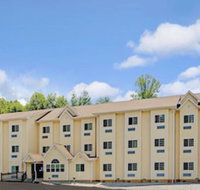 Microtel Inn  Suites by Wyndham Bryson City - Accommodation Rooms