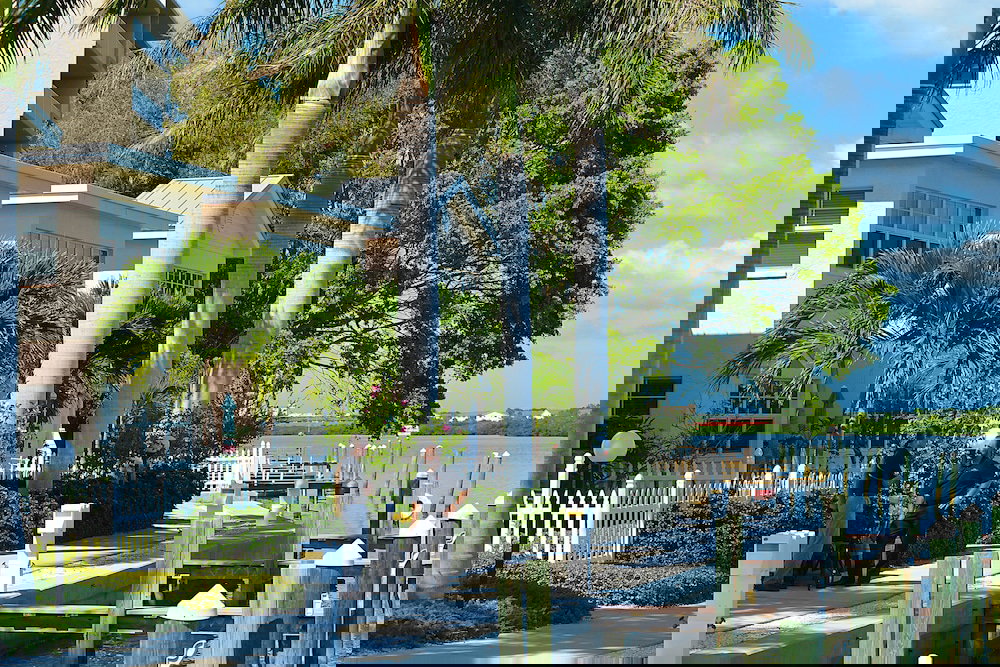 Barefoot Beach Resort - thumb 1