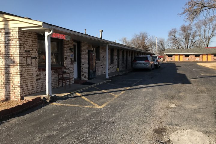 C&H Motel El Dorado Springs - thumb 4