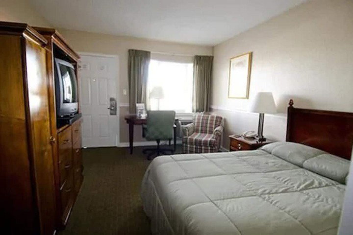 Alpine Inn Rockford - thumb 5