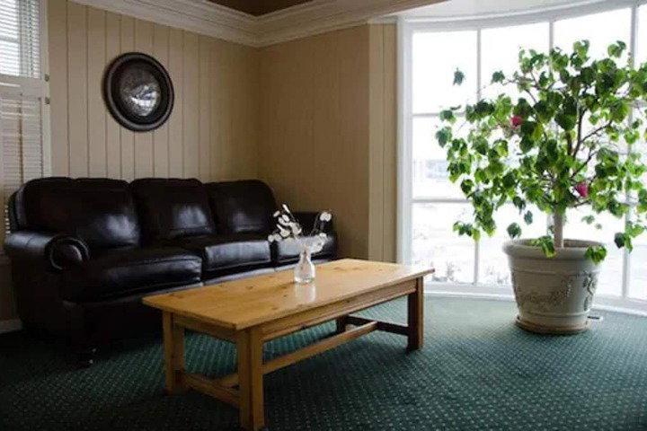 Alpine Inn Rockford - thumb 4