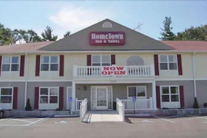 HomeTown Inn & Suites - thumb 0
