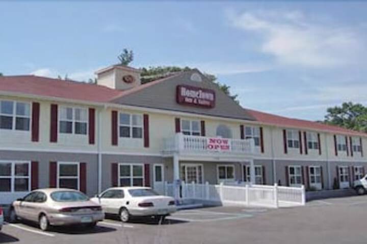 HomeTown Inn & Suites - thumb 1