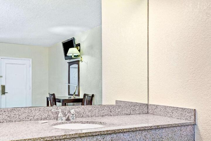 Knights Inn Vero Beach - thumb 5