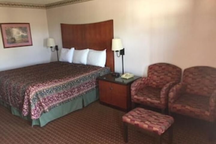 Briarwood Inn - thumb 1