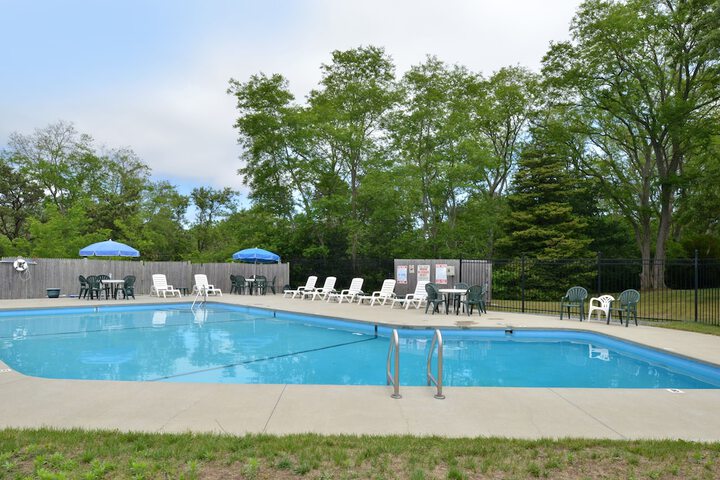 Blue Dolphin Inn - thumb 2