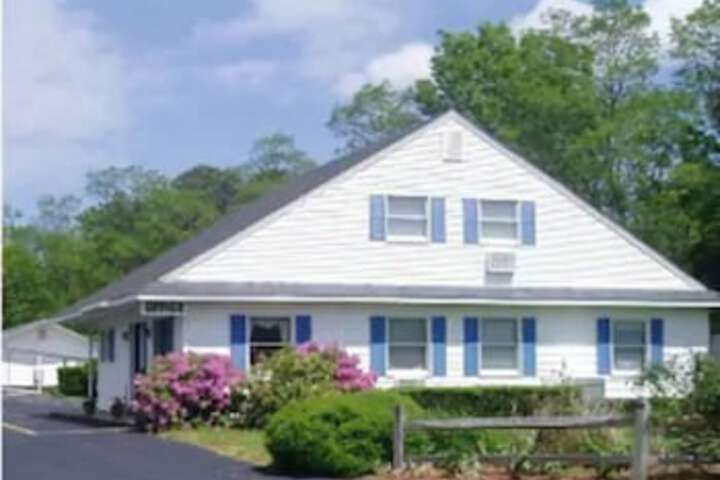 Blue Dolphin Inn - thumb 0