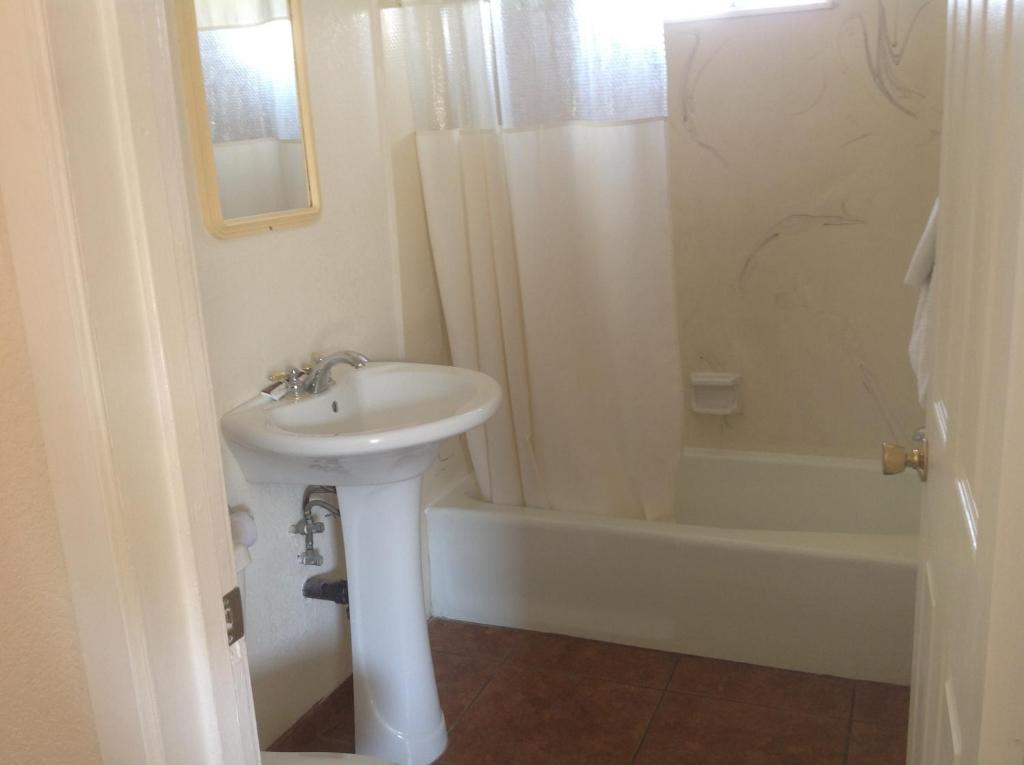 Redwood Motel - thumb 3