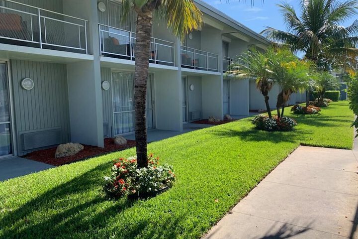 Hollywood Gateway Inn - thumb 1