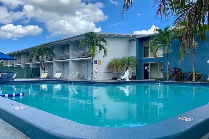 Hollywood Gateway Inn - thumb 3