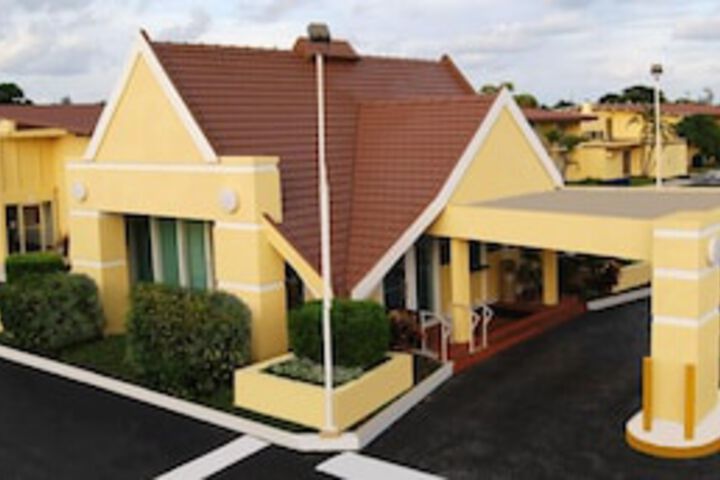 Hollywood Gateway Inn - thumb 0