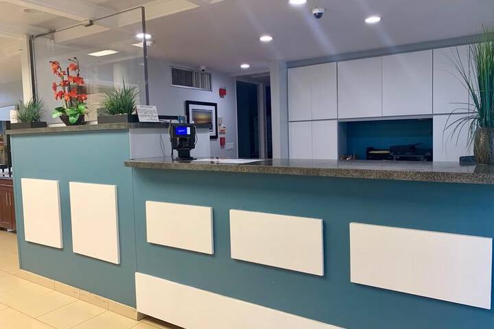 Hollywood Gateway Inn - thumb 6