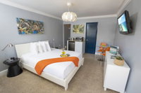 Hollywood Beach Suites Hostel  Hotel