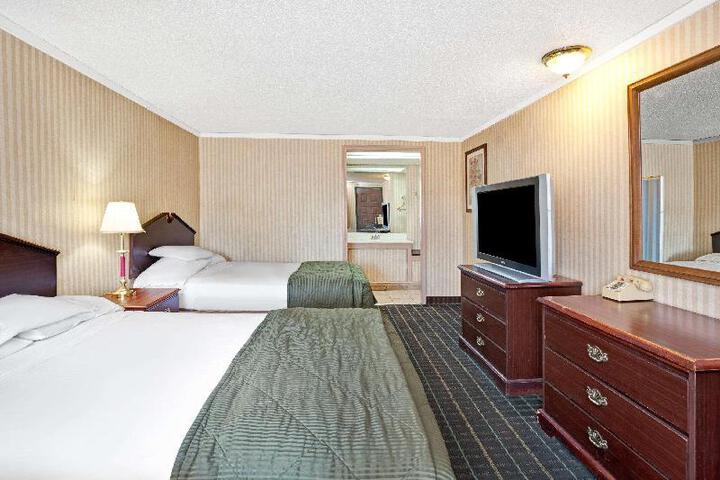 Knights Inn Madison Heights - thumb 2