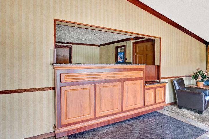 Knights Inn Madison Heights - thumb 5