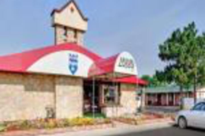 Knights Inn Madison Heights - thumb 0