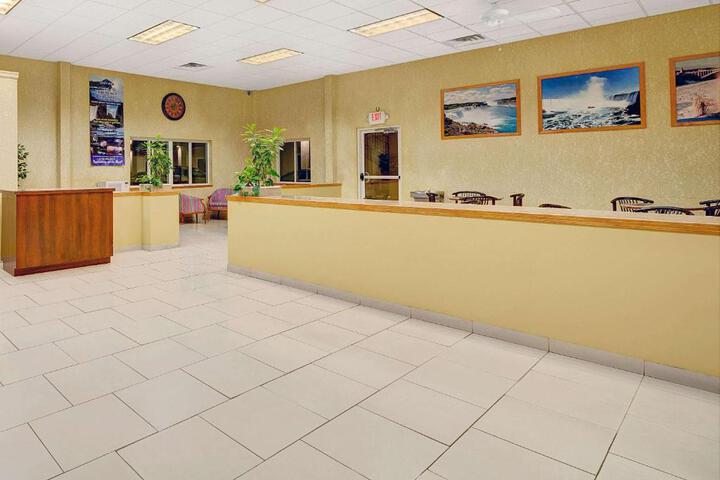 Days Inn & Suites By Wyndham Niagara Falls/Buffalo - thumb 7