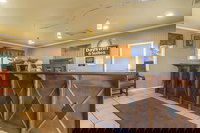 Days Inn  Suites by Wyndham Arcata