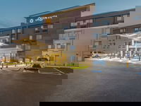 La Quinta Inn  Suites by Wyndham Salem NH