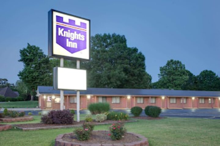 Knights Inn Paris - thumb 0