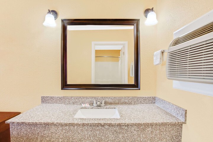 Knights Inn Paris - thumb 7