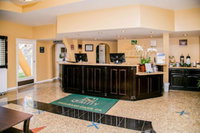 Quality Inn  Suites Thousand Oaks - US101