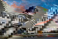 La Quinta Inn  Suites by Wyndham Atlanta South - Newnan