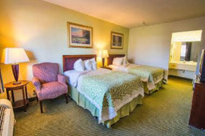 Days Inn & Suites Latham / Albany North - thumb 1