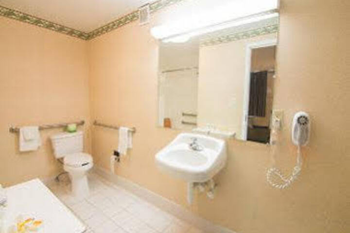 Days Inn & Suites Latham / Albany North - thumb 0