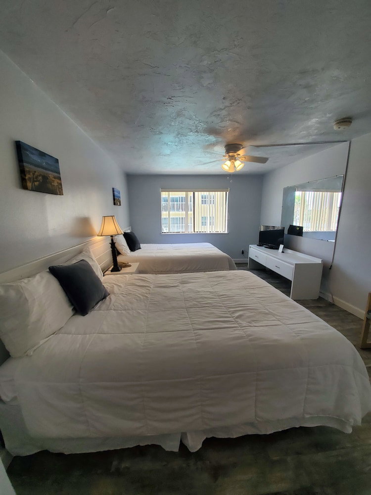 Coastal Waters Inn - thumb 1