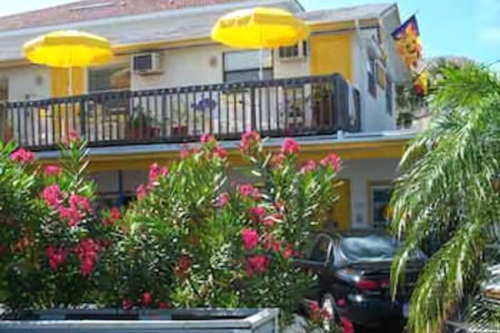 Sun Burst Inn - thumb 1