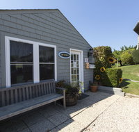 Beach Plum Resort - Accommodation Rooms