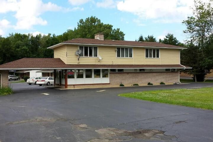 Budget Inn Fairport - thumb 3