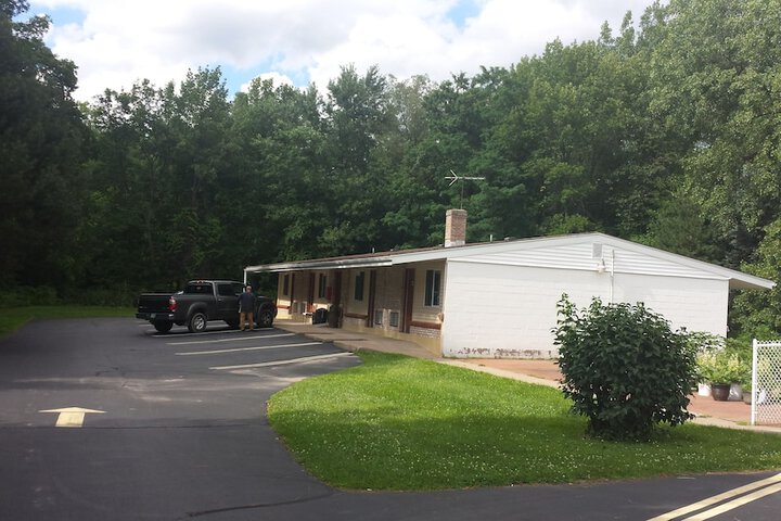 Budget Inn Fairport - thumb 2