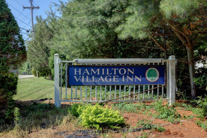 Hamilton Village Inn - thumb 2