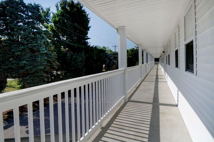 Hamilton Village Inn - thumb 3