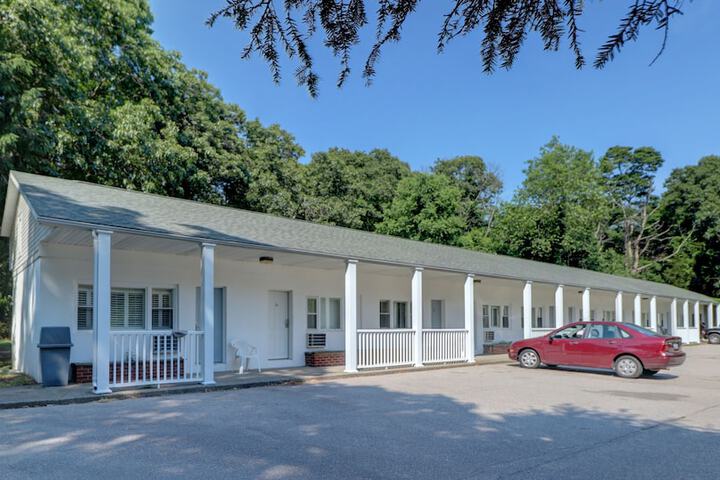 Hamilton Village Inn - thumb 5