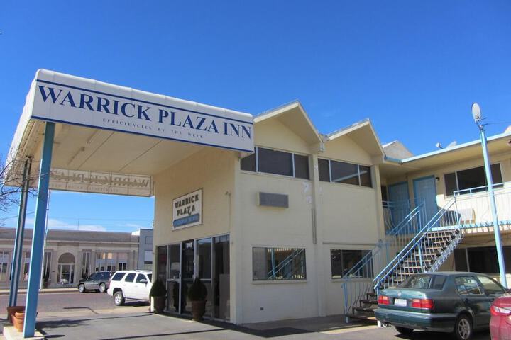 Warrick Plaza Inn - thumb 3
