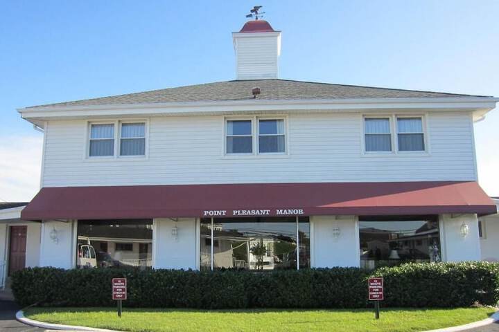 Point Pleasant Manor - thumb 2