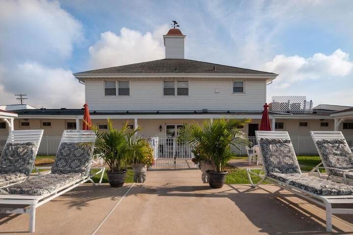 Point Pleasant Manor - thumb 1