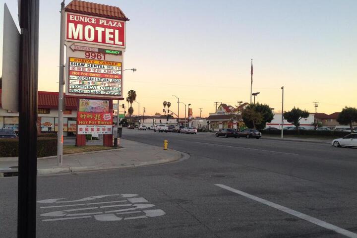 Eunice Plaza Motel - thumb 6