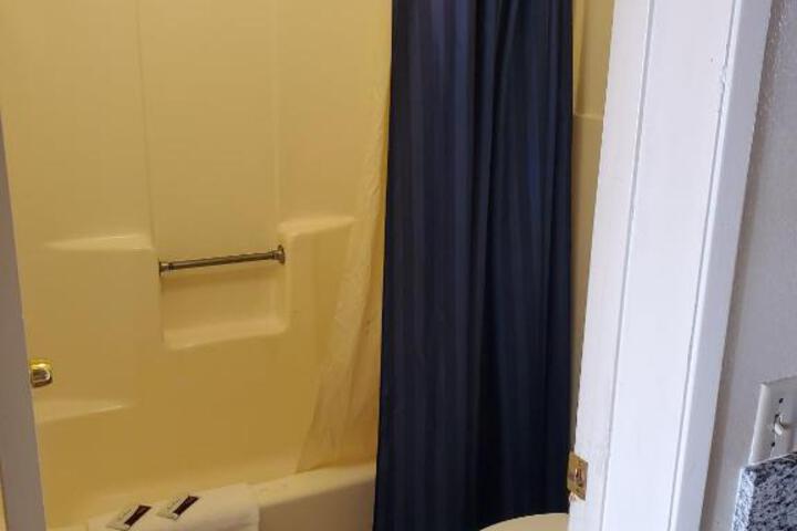 Eunice Plaza Motel - thumb 4