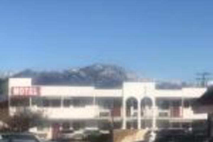 Eunice Plaza Motel - thumb 0