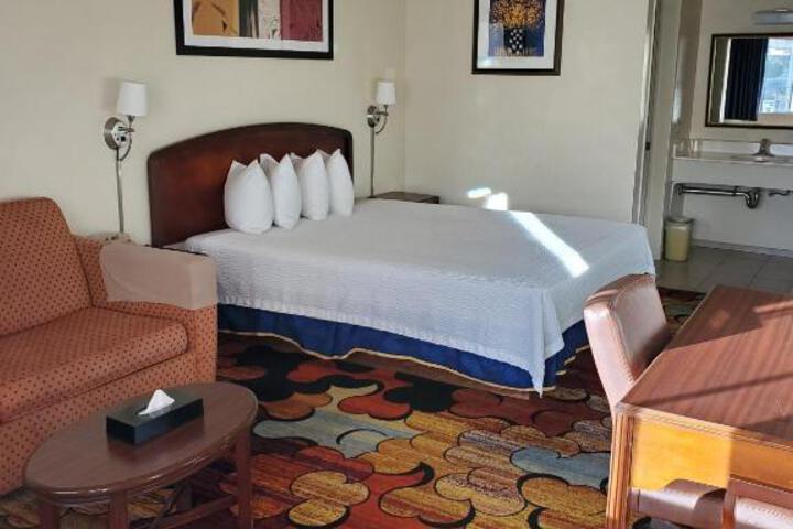 Eunice Plaza Motel - thumb 3