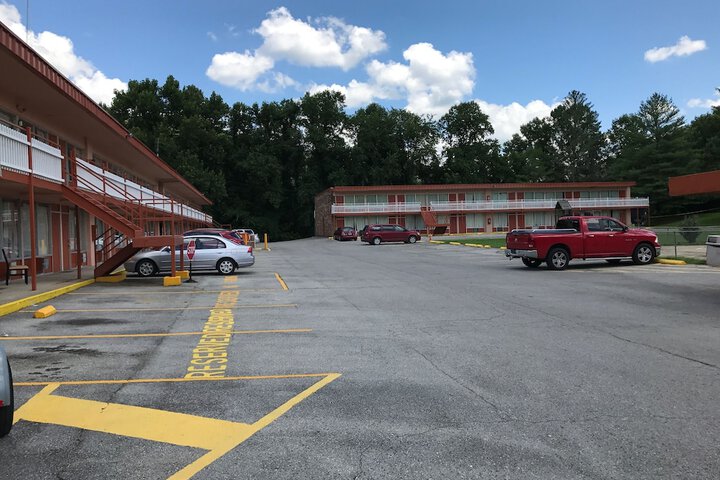 Daniel Boone Motor Inn - thumb 1