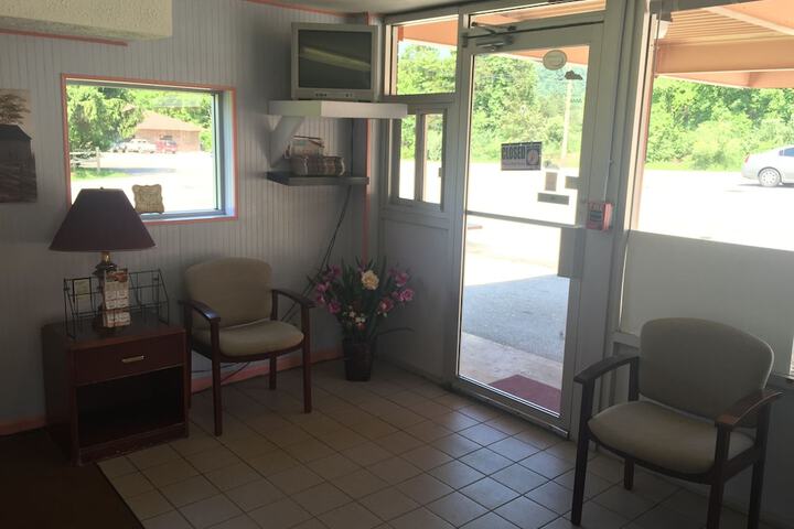 Daniel Boone Motor Inn - thumb 4