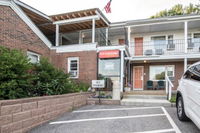 Econo Lodge Inn  Suites