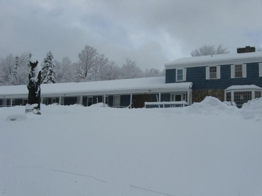 Big Bears Lodge - thumb 1