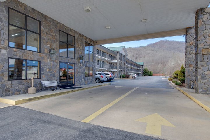 Cherokee Lodge - thumb 3